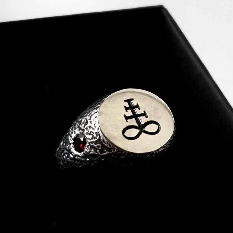 Leviathan Cross signet ring – Belly Of The Snake
