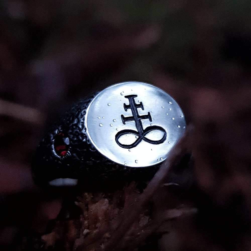 Leviathan Cross signet ring – Belly Of The Snake