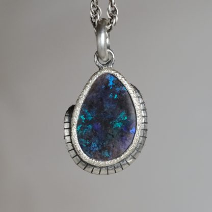 Mother snake - silver snake pendant with a 14k gold crown and Andamooka opal - Image 6