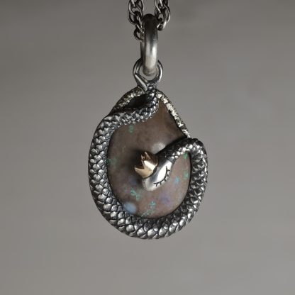 Mother snake - silver snake pendant with a 14k gold crown and Andamooka opal - Image 3
