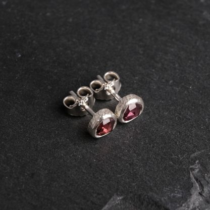 Zircon stud earrings II - Image 3