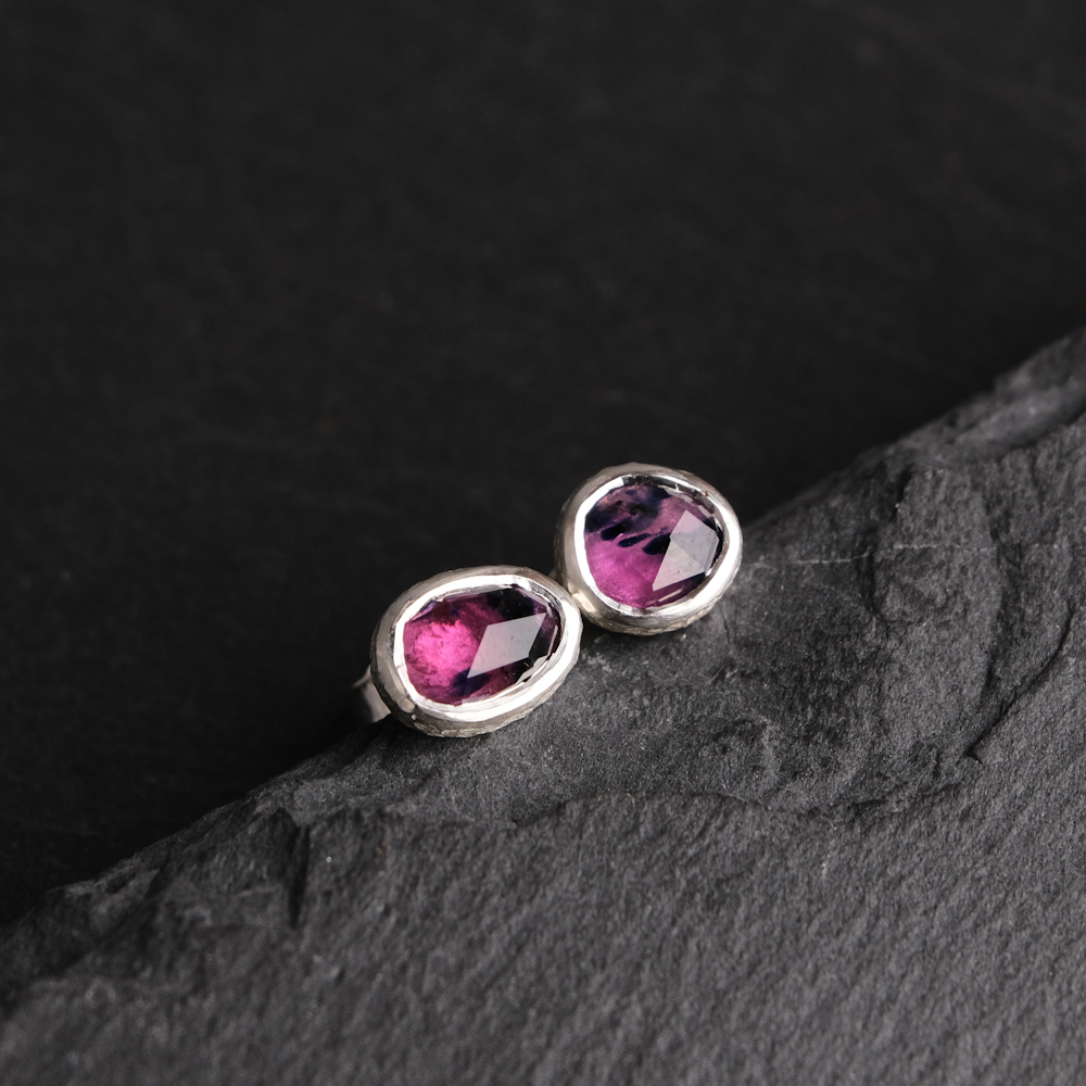 Sapphire stud earrings - Image 2